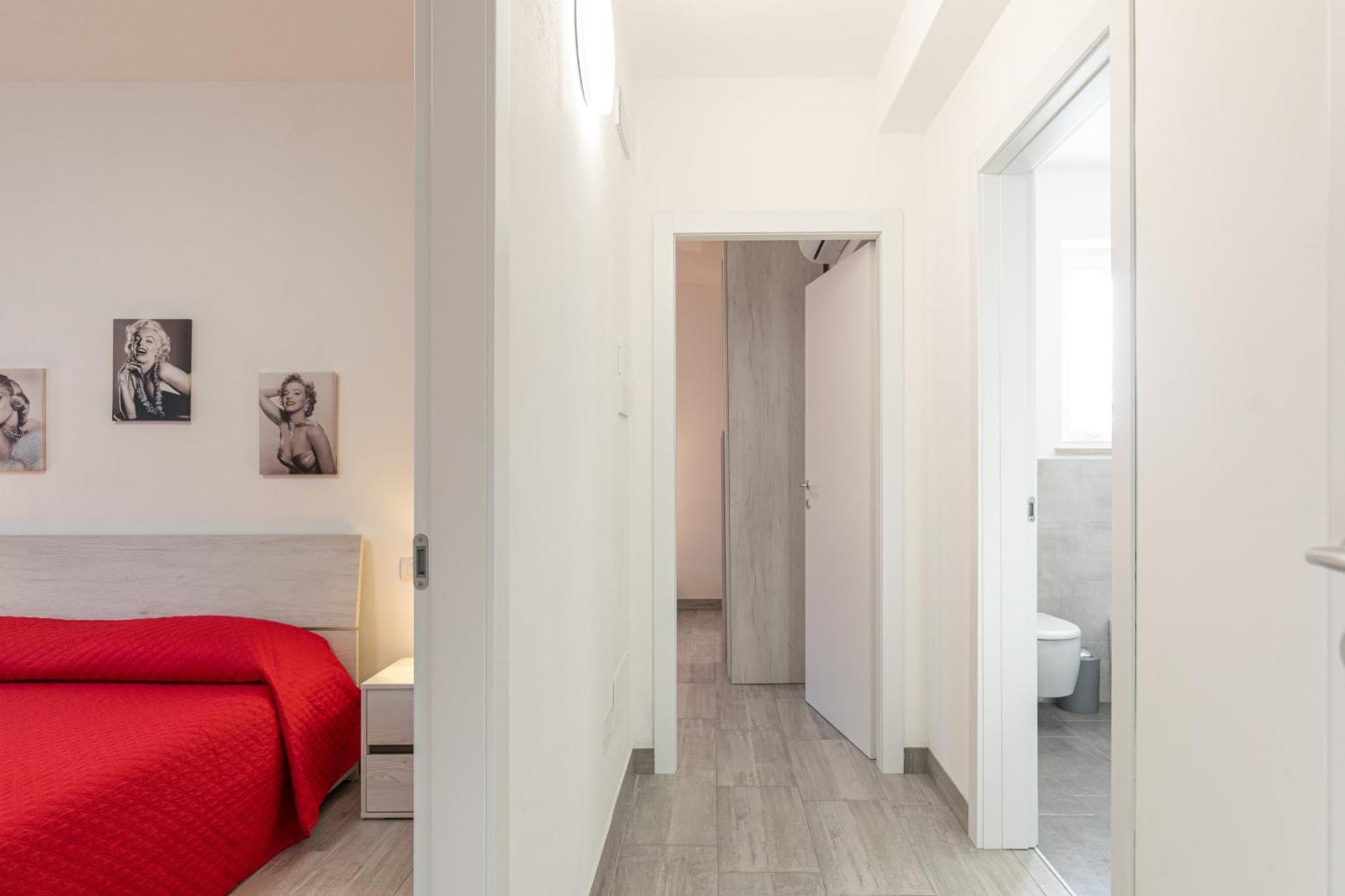 Red Carpet Apartment กัสเตลนูโอโว เดล การ์ดา ภายนอก รูปภาพ